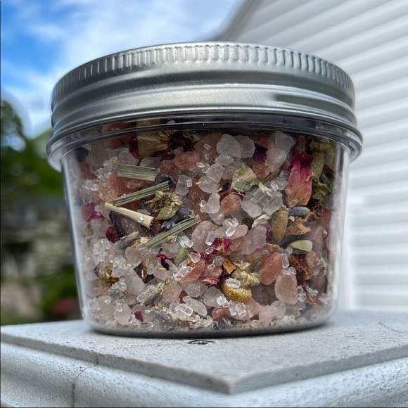 Handmade Floral Bath Salts 4oz - Picture 3 of 3